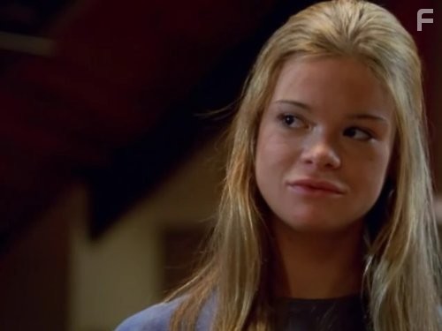 Ellen Muth in Мёртвые, как я (2003)