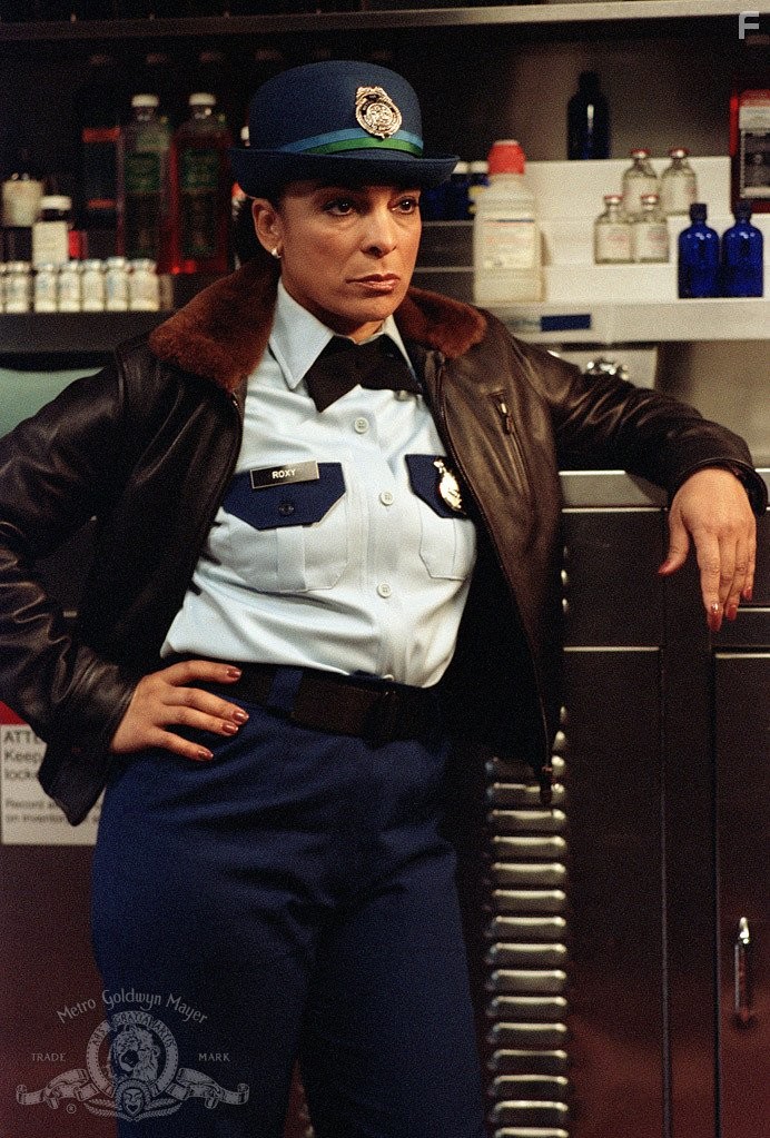 Jasmine Guy in Мёртвые, как я (2003)