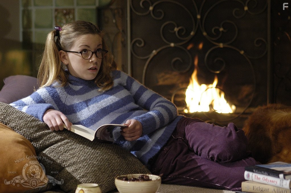 Britt McKillip in Мёртвые, как я (2003)