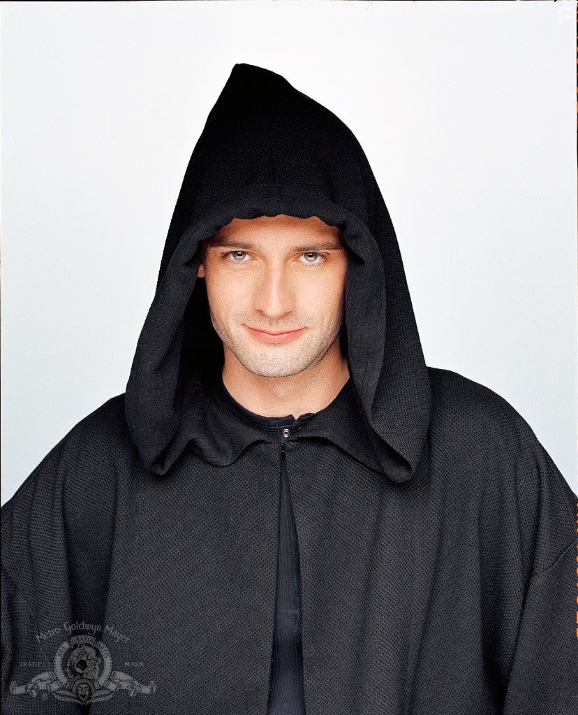 Callum Blue in Мёртвые, как я (2003)