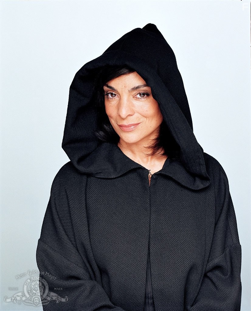 Jasmine Guy in Мёртвые, как я (2003)