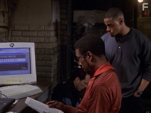 Clarke Peters and Corey Parker Robinson in Прослушка (2002)