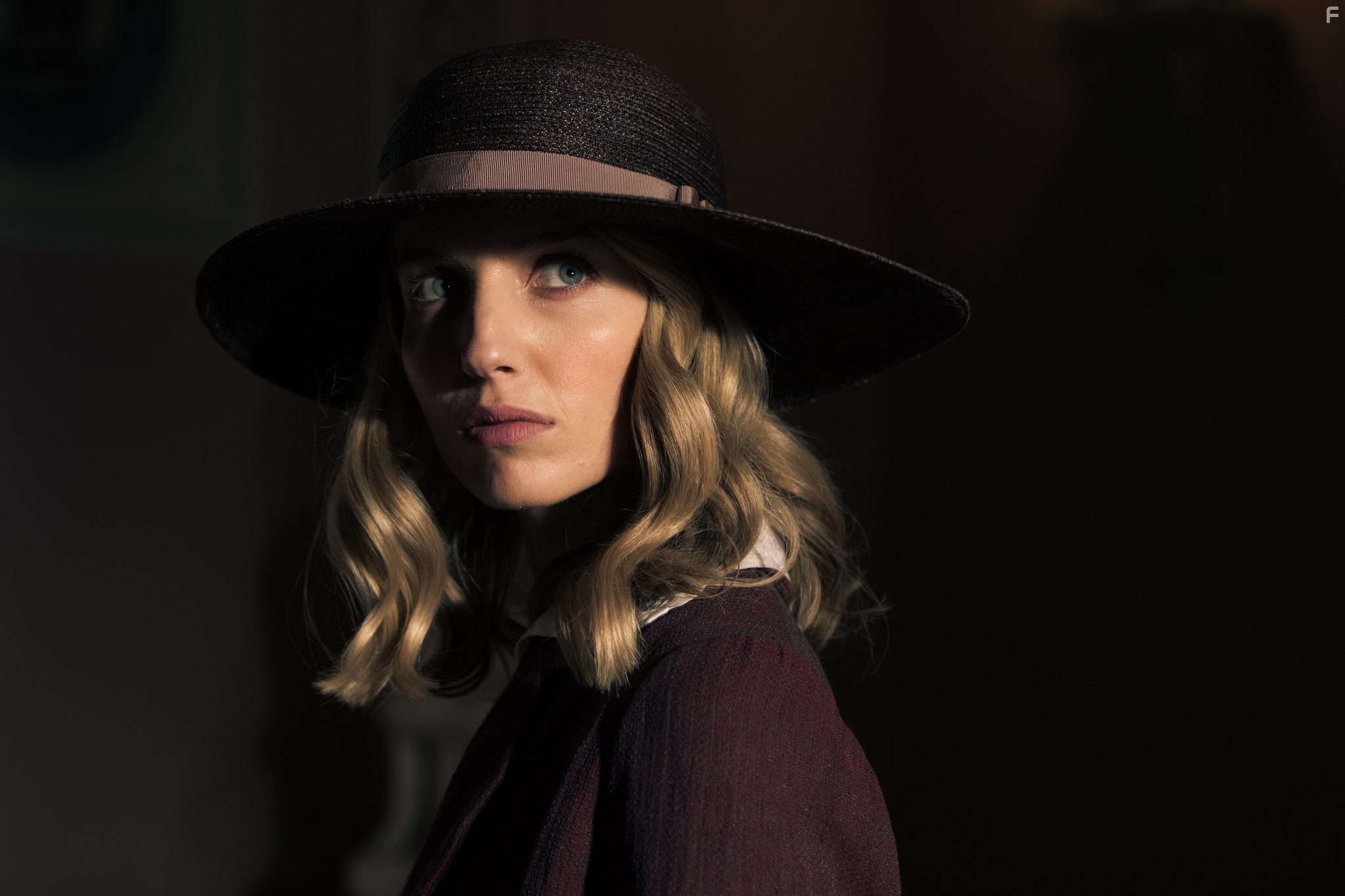 Annabelle Wallis in Острые козырьки (2013)