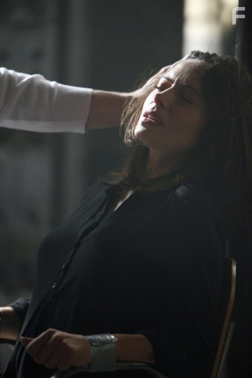 Sarah Shahi in Жизнь как приговор (2007)