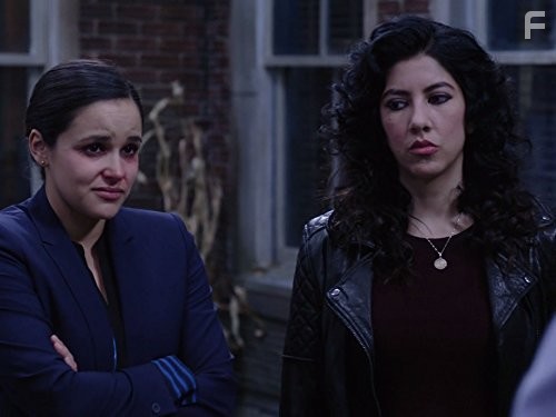 Melissa Fumero and Stephanie Beatriz in Бруклин 9-9 (2013)