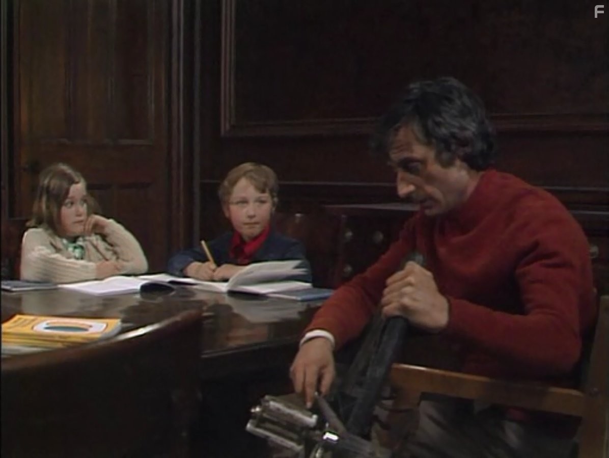 Stephen Dudley, Tanya Ronder, and Terry Scully in Survivors (1975)