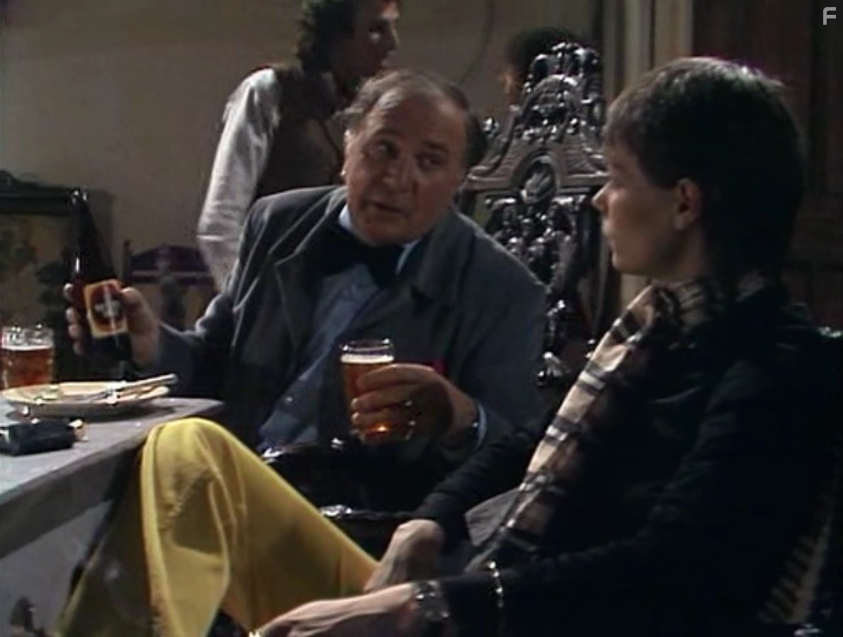 Michael Gover, Eileen Helsby, Carolyn Seymour, and Chris Tranchell in Survivors (1975)