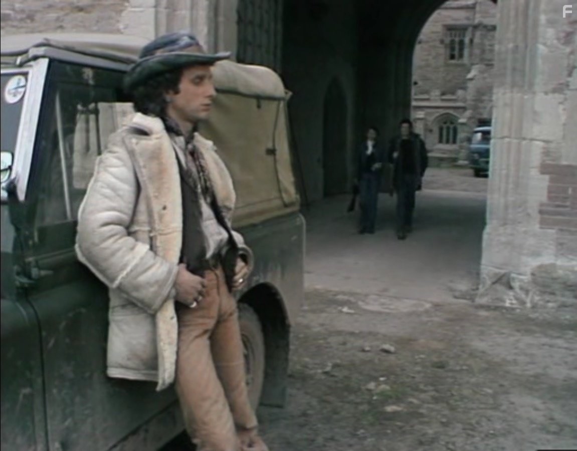 Ian McCulloch, Carolyn Seymour, and Chris Tranchell in Survivors (1975)