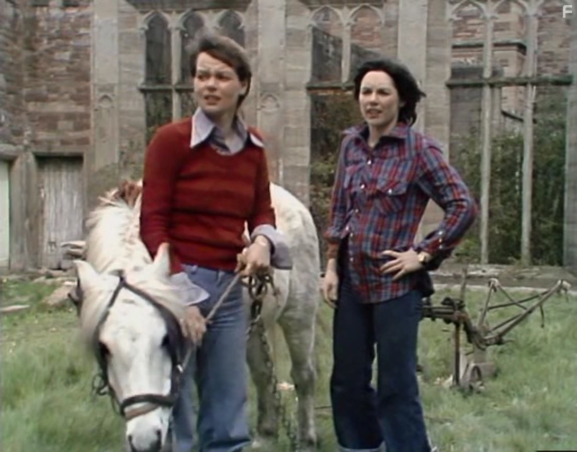 Lucy Fleming and Carolyn Seymour in Survivors (1975)