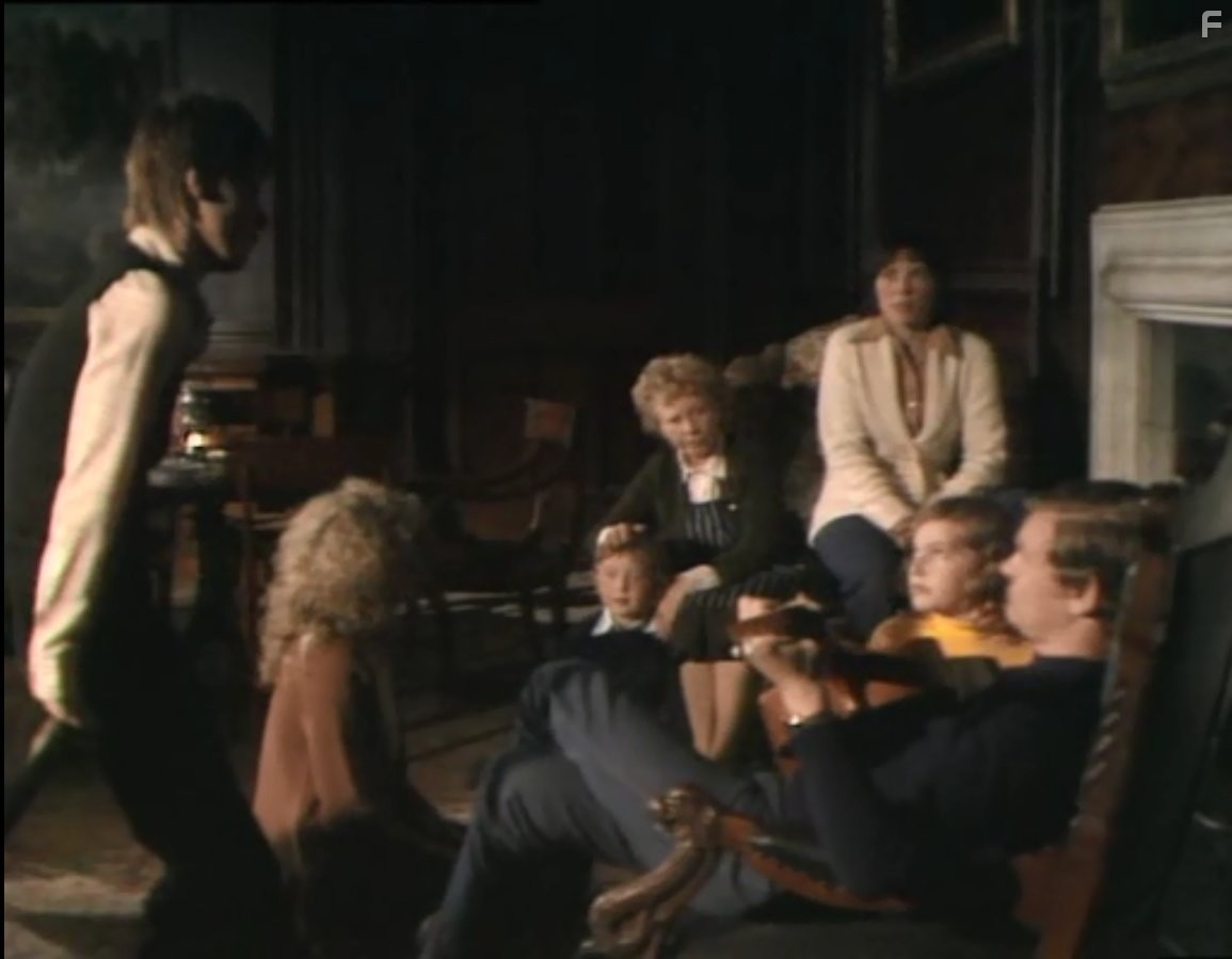 Stephen Dudley, Lucy Fleming, Ian McCulloch, Julie Neubert, Hana Maria Pravda, Tanya Ronder, and Carolyn Seymour in Survivors (1975)