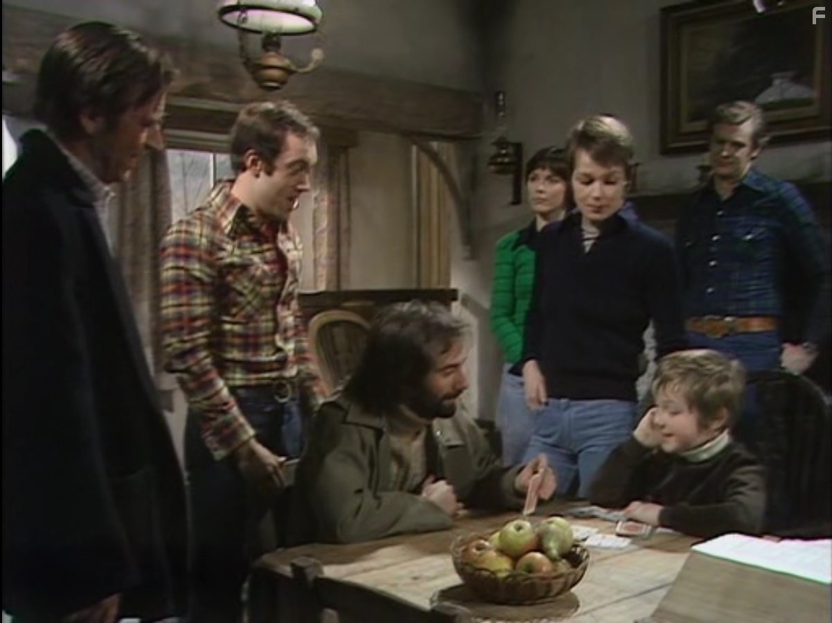 Kenneth Caswell, Stephen Dudley, Lucy Fleming, Nickolas Grace, Frederick Hall, Ian McCulloch, and Carolyn Seymour in Survivors (1975)