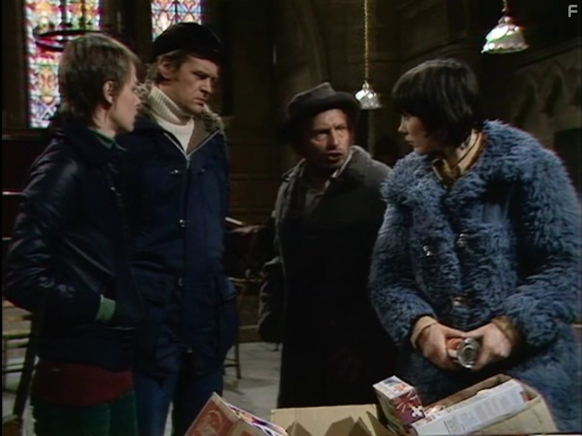 Lucy Fleming, Ian McCulloch, Carolyn Seymour, and Talfryn Thomas in Survivors (1975)