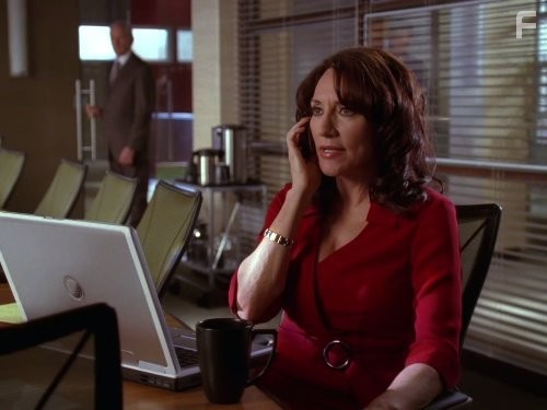 Katey Sagal in Элай Стоун (2008)