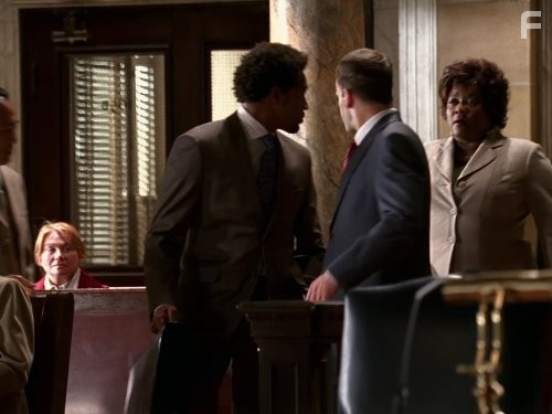 Jonny Lee Miller, Loretta Devine, and Jason George in Элай Стоун (2008)