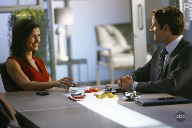 Bridget Moynahan and Sam Jaeger in Элай Стоун (2008)