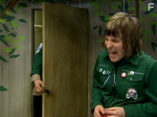 Noel Fielding in Майти Буш (2003)