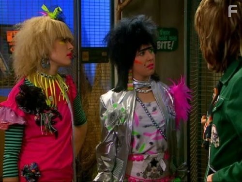 Noel Fielding in Майти Буш (2003)