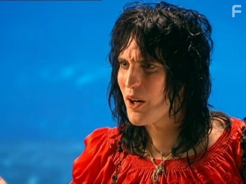 Noel Fielding in Майти Буш (2003)