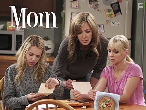 Allison Janney, Anna Faris, and Sadie Calvano in Мамаша (2013)