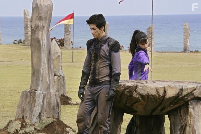 David Henrie and Selena Gomez in Yолшебники из Yэйверли Плэйс: Полнометражный фильм (2009)