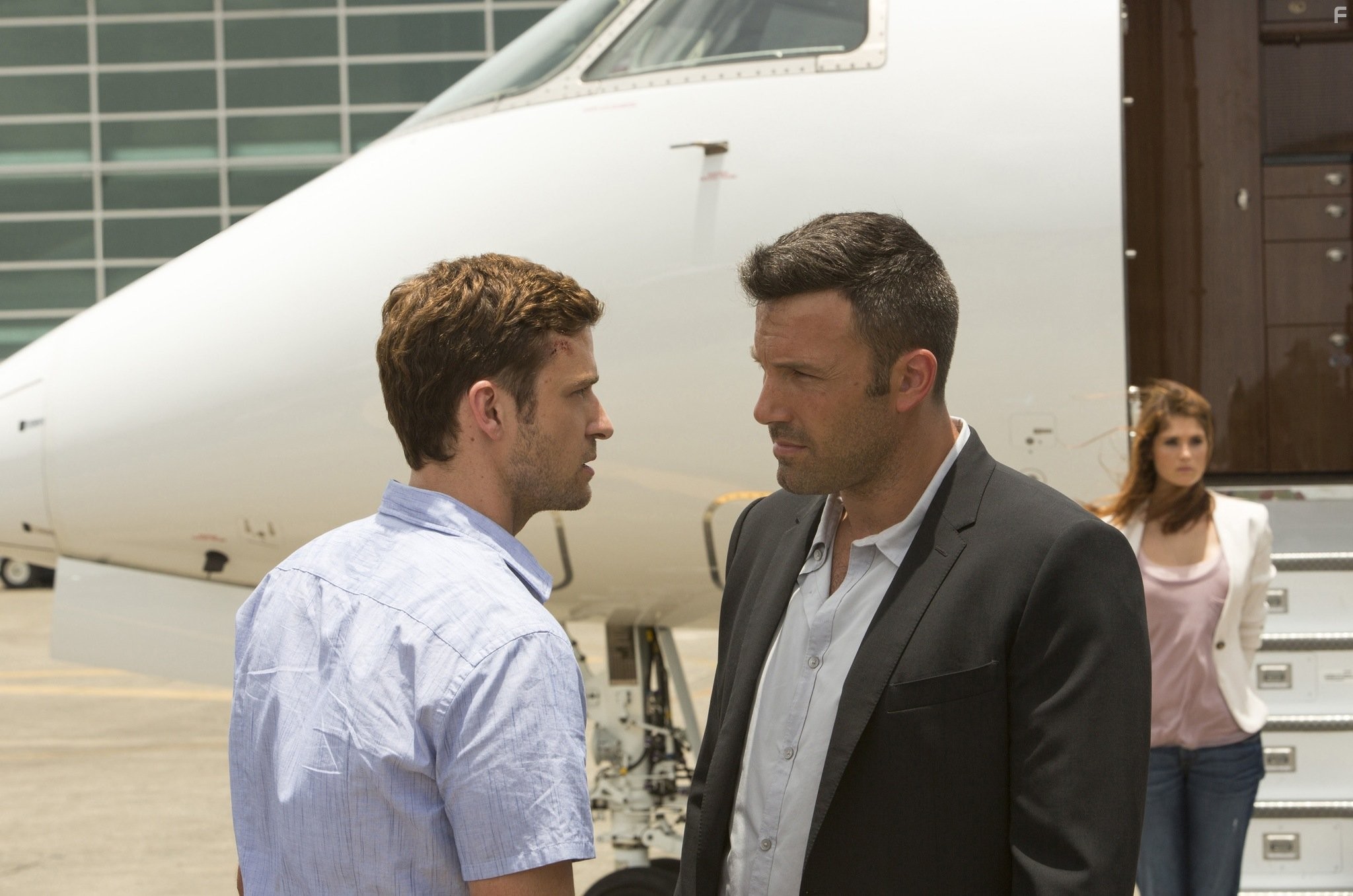 Ben Affleck and Justin Timberlake in Vа-Банк (2013)