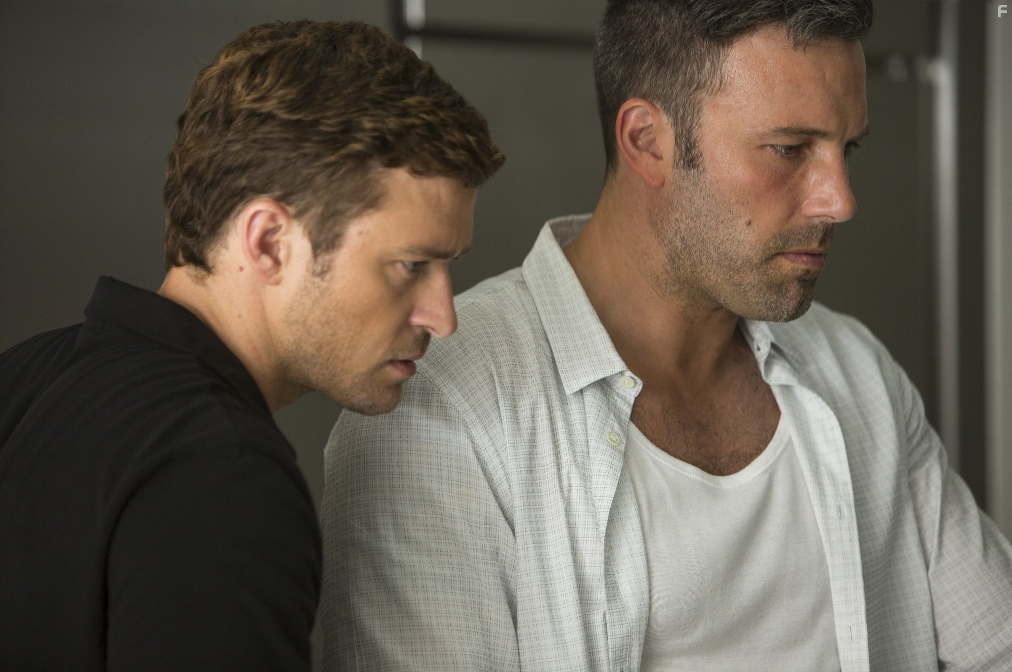 Ben Affleck and Justin Timberlake in Vа-Банк (2013)