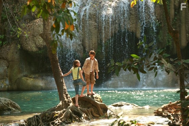 Sammi Hanratty and William Brent in The Lost Medallion: The Adventures of Billy Stone (2013)