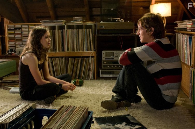 Ellen Page and Landon Pigg in Катись! (2009)
