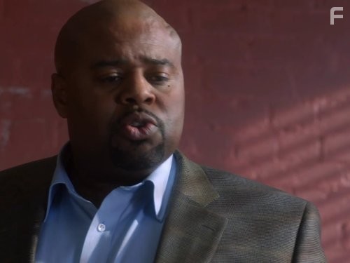 Chi McBride in Живая мишень (2010)