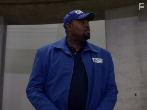 Chi McBride in Живая мишень (2010)