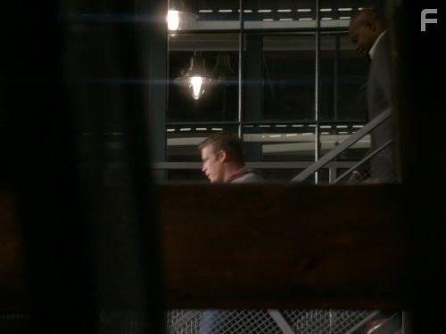 Chi McBride and Mark Valley in Живая мишень (2010)