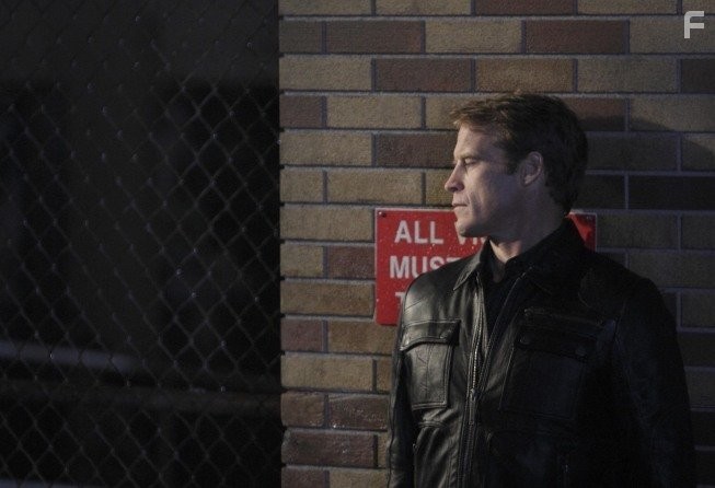 Mark Valley in Живая мишень (2010)