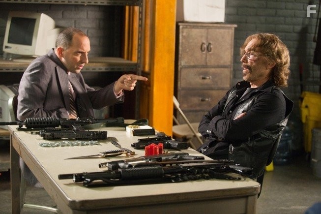 Tony Hale and Jackie Earle Haley in Живая мишень (2010)
