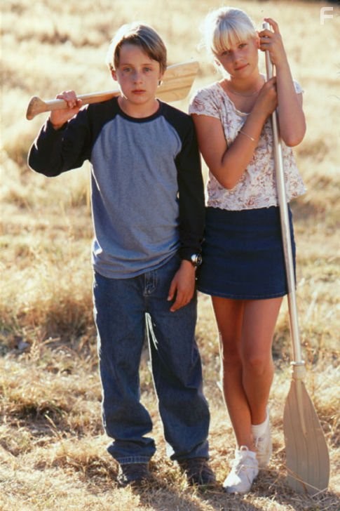 Rory Culkin and Carly Schroeder in Жестокий ручей (2004)