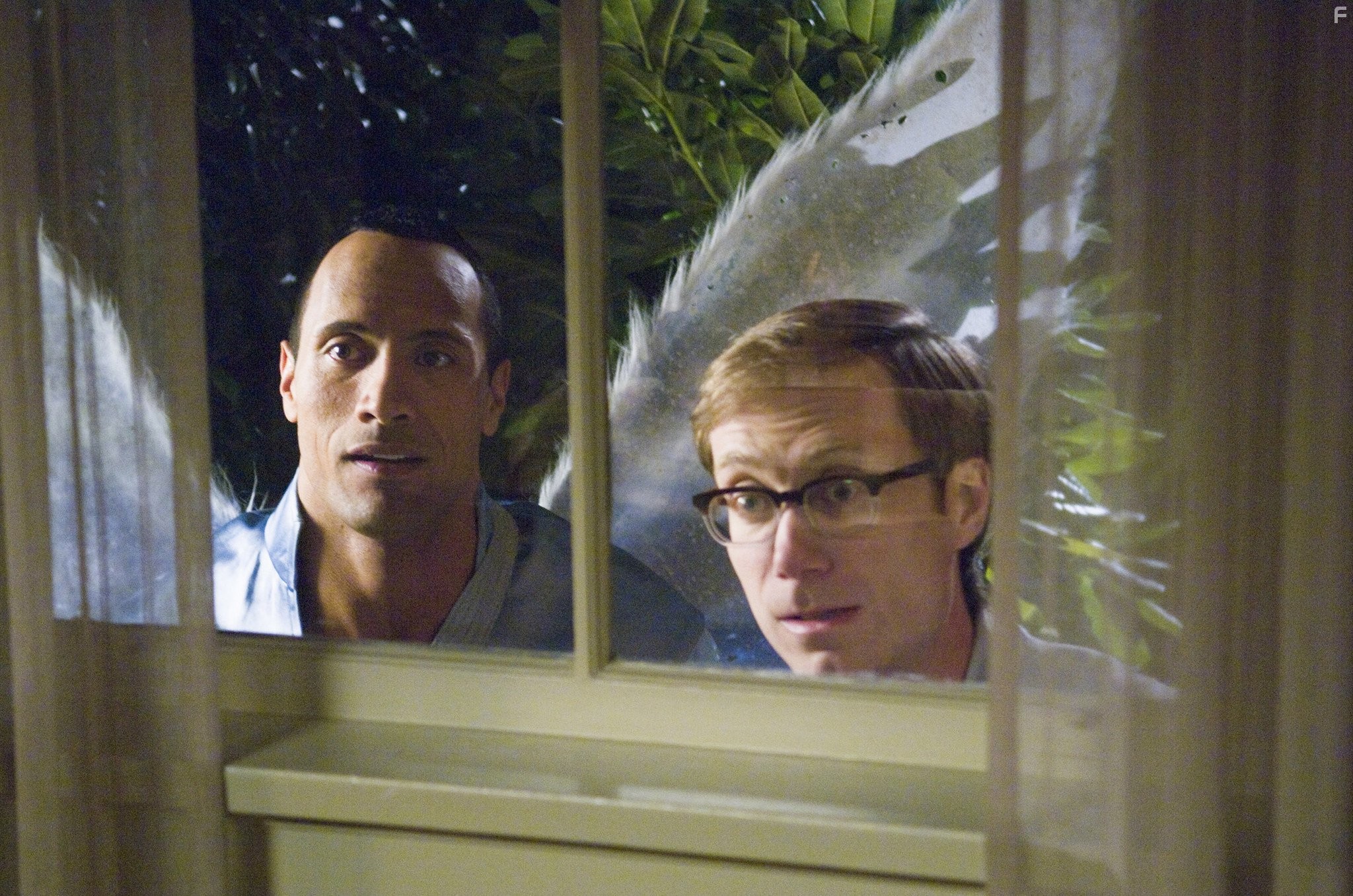 Dwayne Johnson and Stephen Merchant in Зубная фея (2010)
