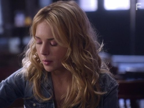 Britt Robertson in Жизнь непредсказуема (2010)