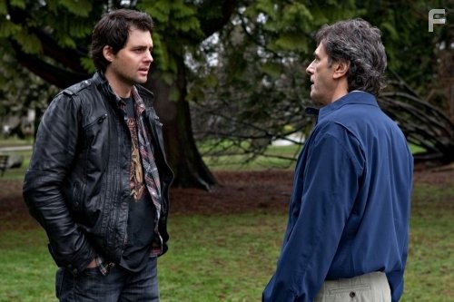 Robin Thomas and Kristoffer Polaha in Жизнь непредсказуема (2010)