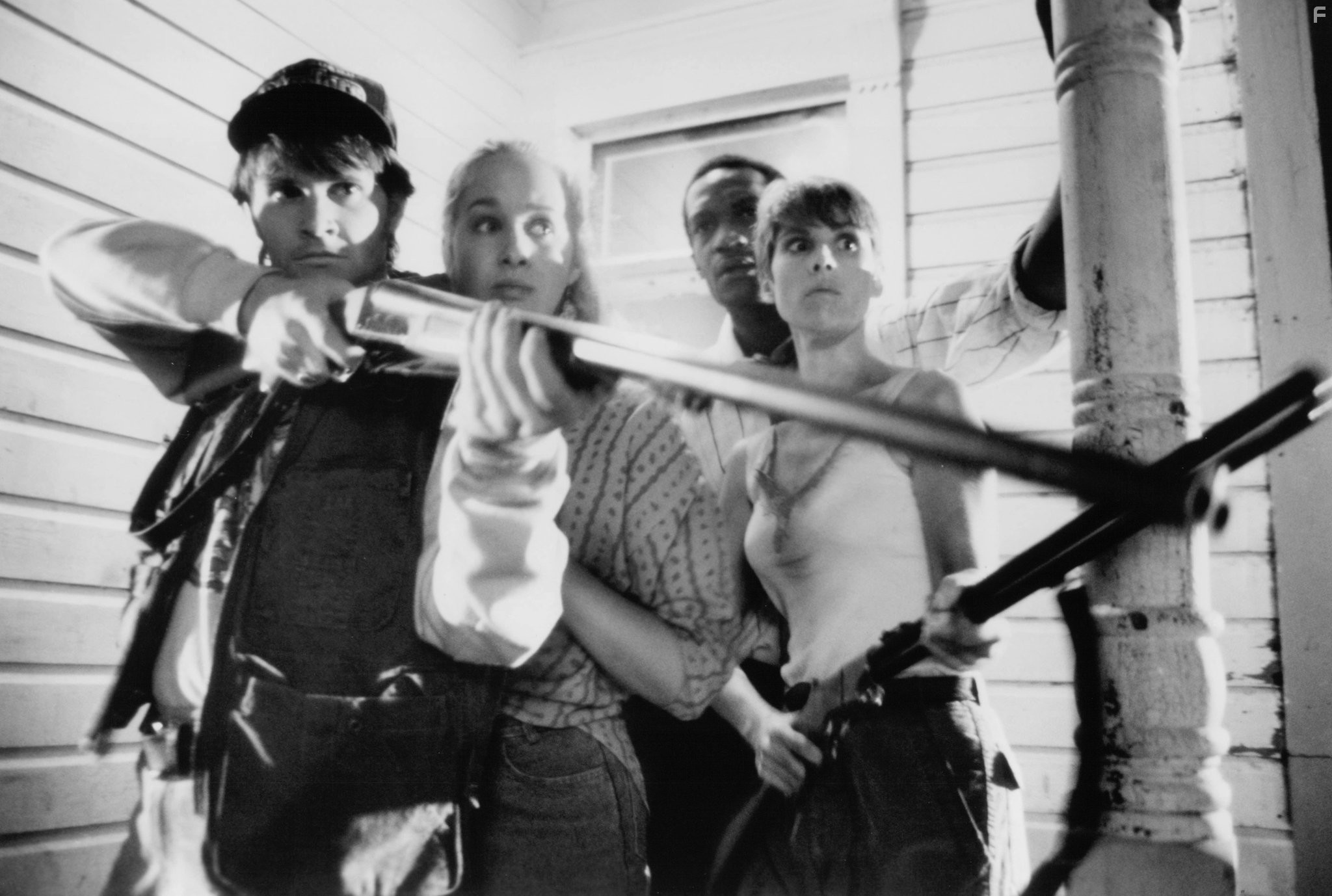 William Butler, Katie Finneran, Patricia Tallman, and Tony Todd in Ночь живых мертвецов (1990)