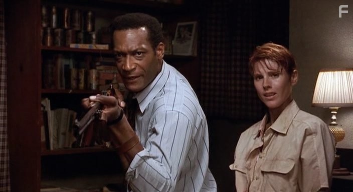 Patricia Tallman and Tony Todd in Ночь живых мертвецов (1990)