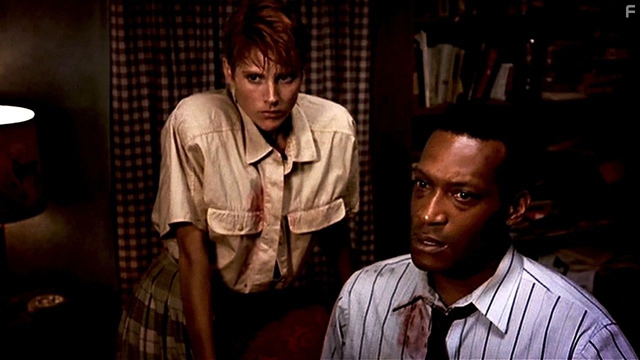 Patricia Tallman and Tony Todd in Ночь живых мертвецов (1990)