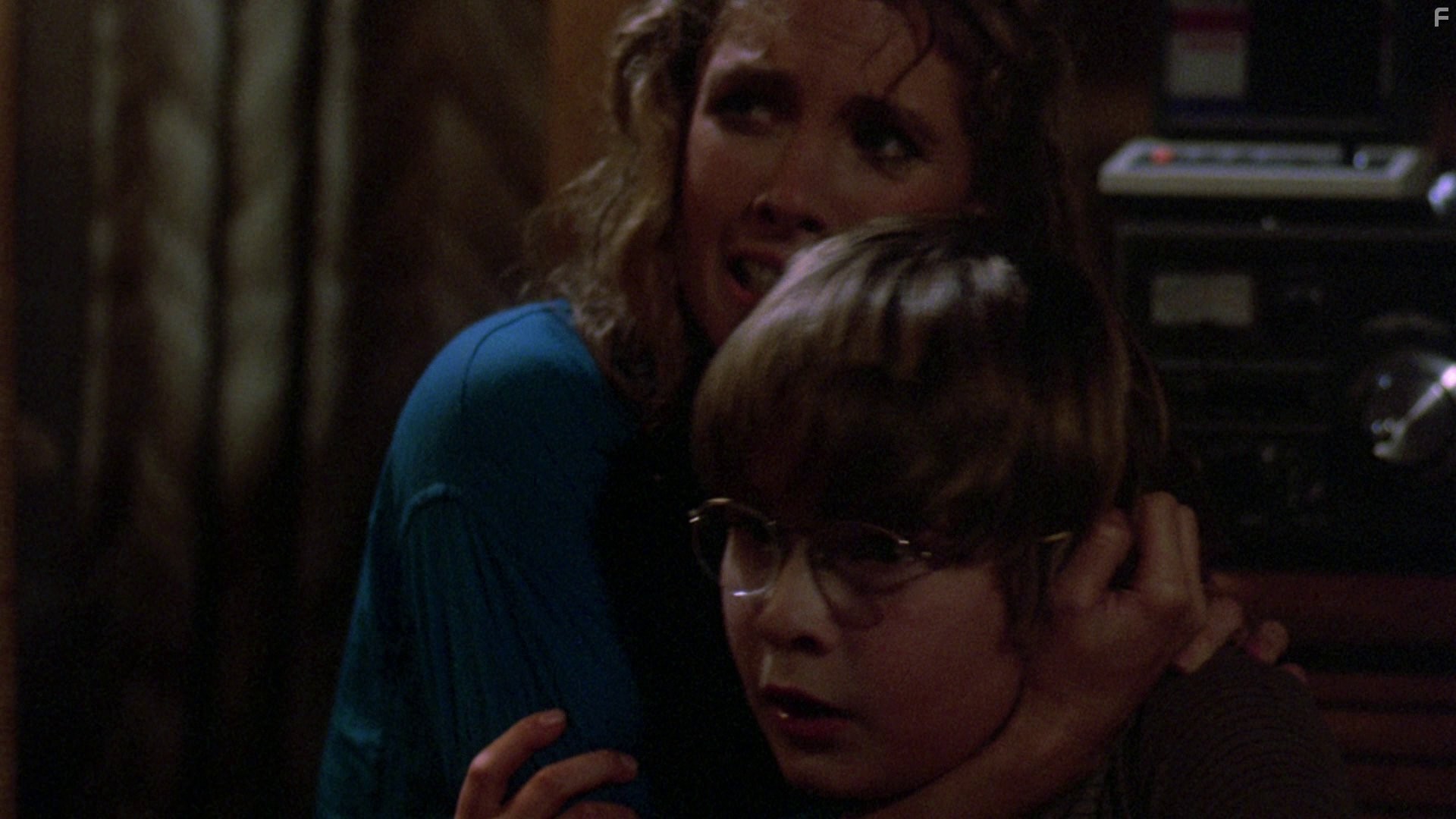 Corey Feldman and Kimberly Beck in Пятница 13 - Часть 4: Последняя глава (1984)