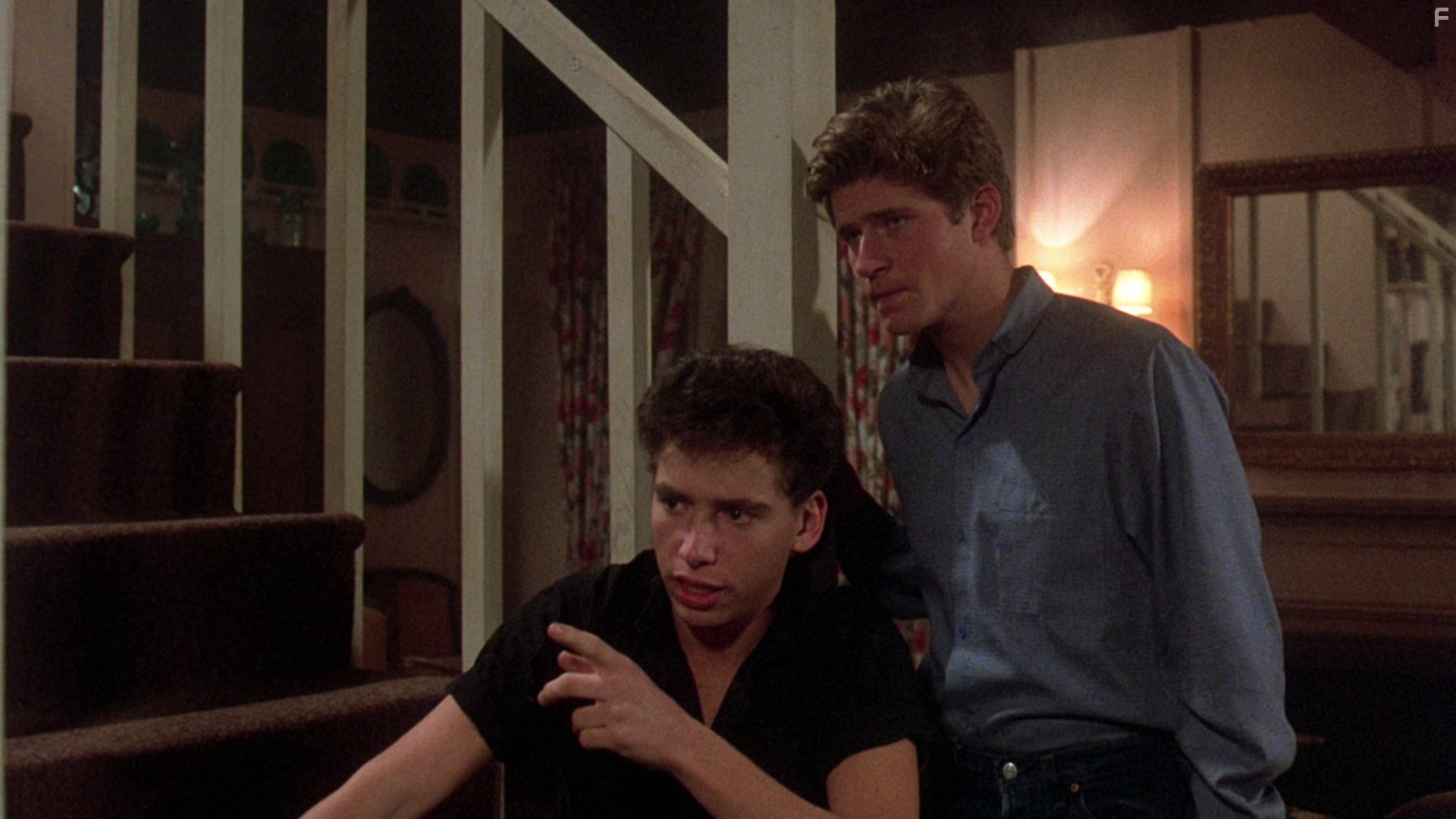 Crispin Glover and Lawrence Monoson in Пятница 13 - Часть 4: Последняя глава (1984)
