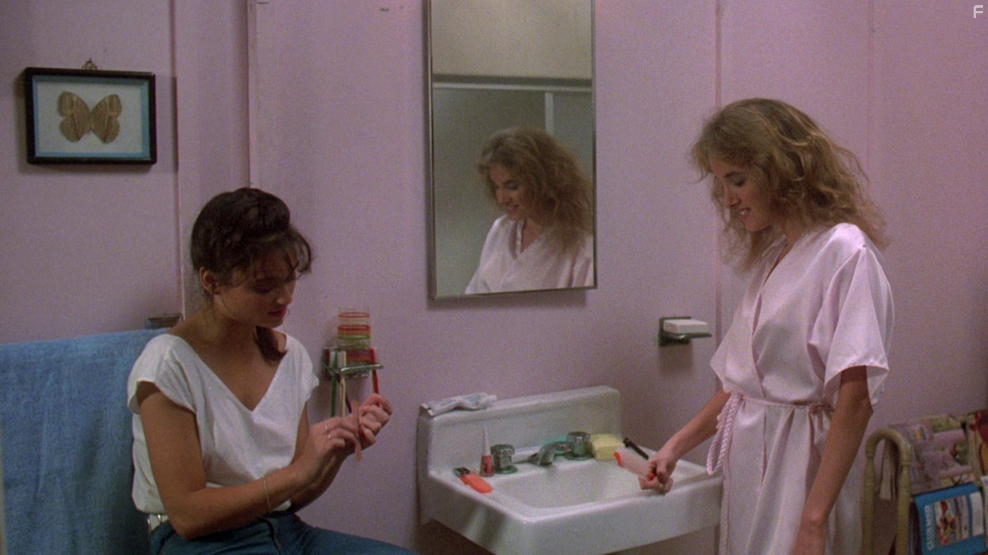 Judie Aronson and Barbara Howard in Пятница 13 - Часть 4: Последняя глава (1984)
