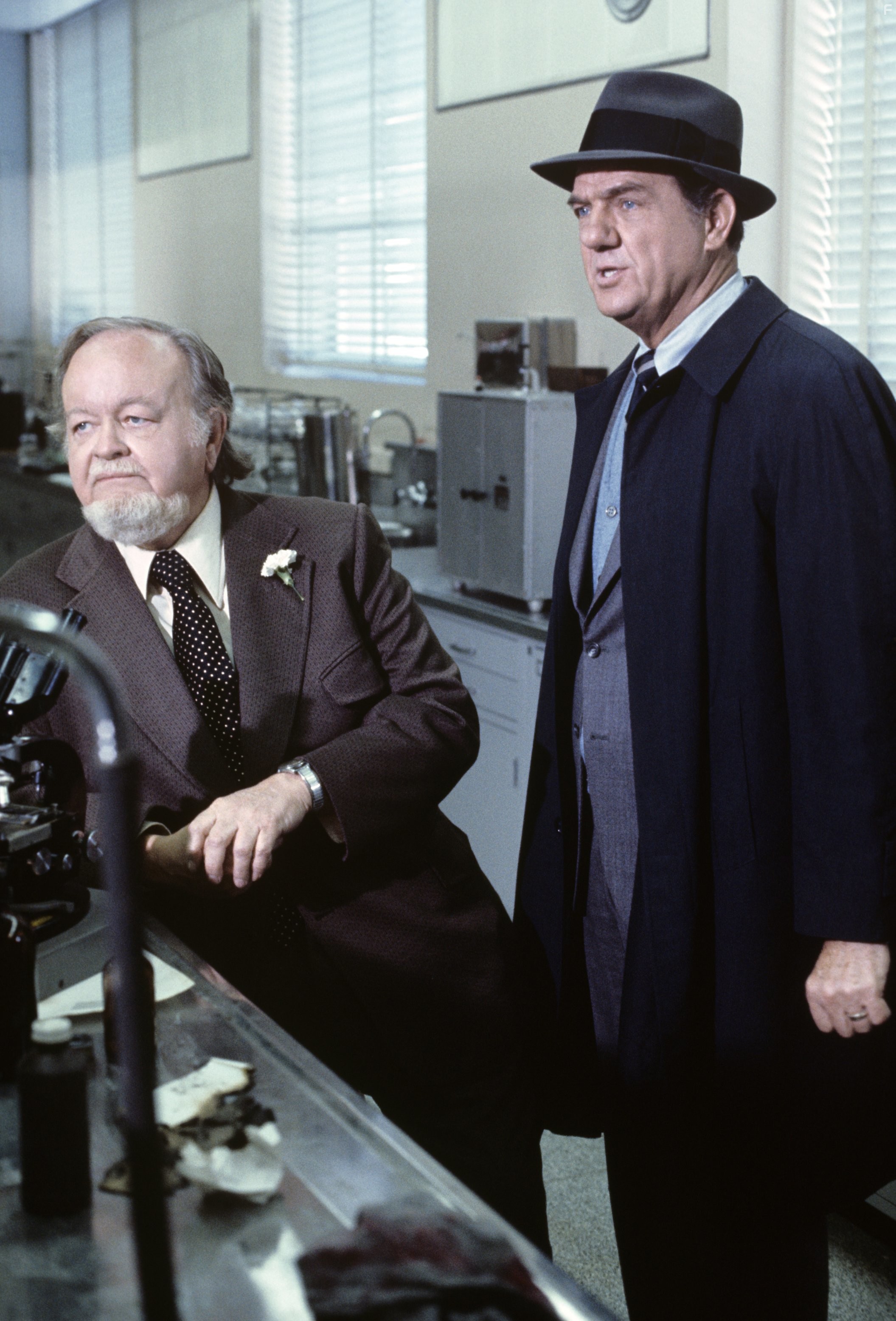 Karl Malden and Robert Emhardt in Улицы Сан Франциско (1972)