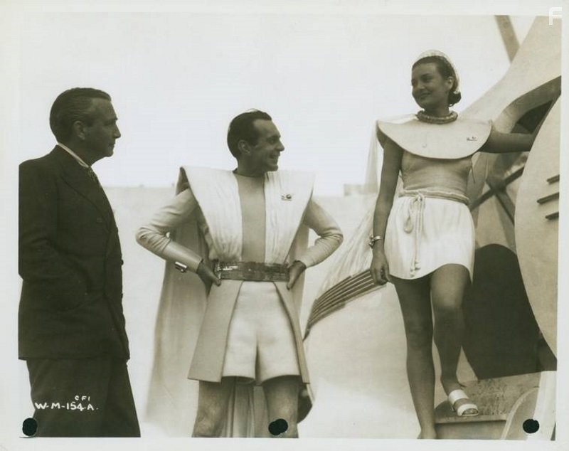 Raymond Massey in Облик грядущего (1936)