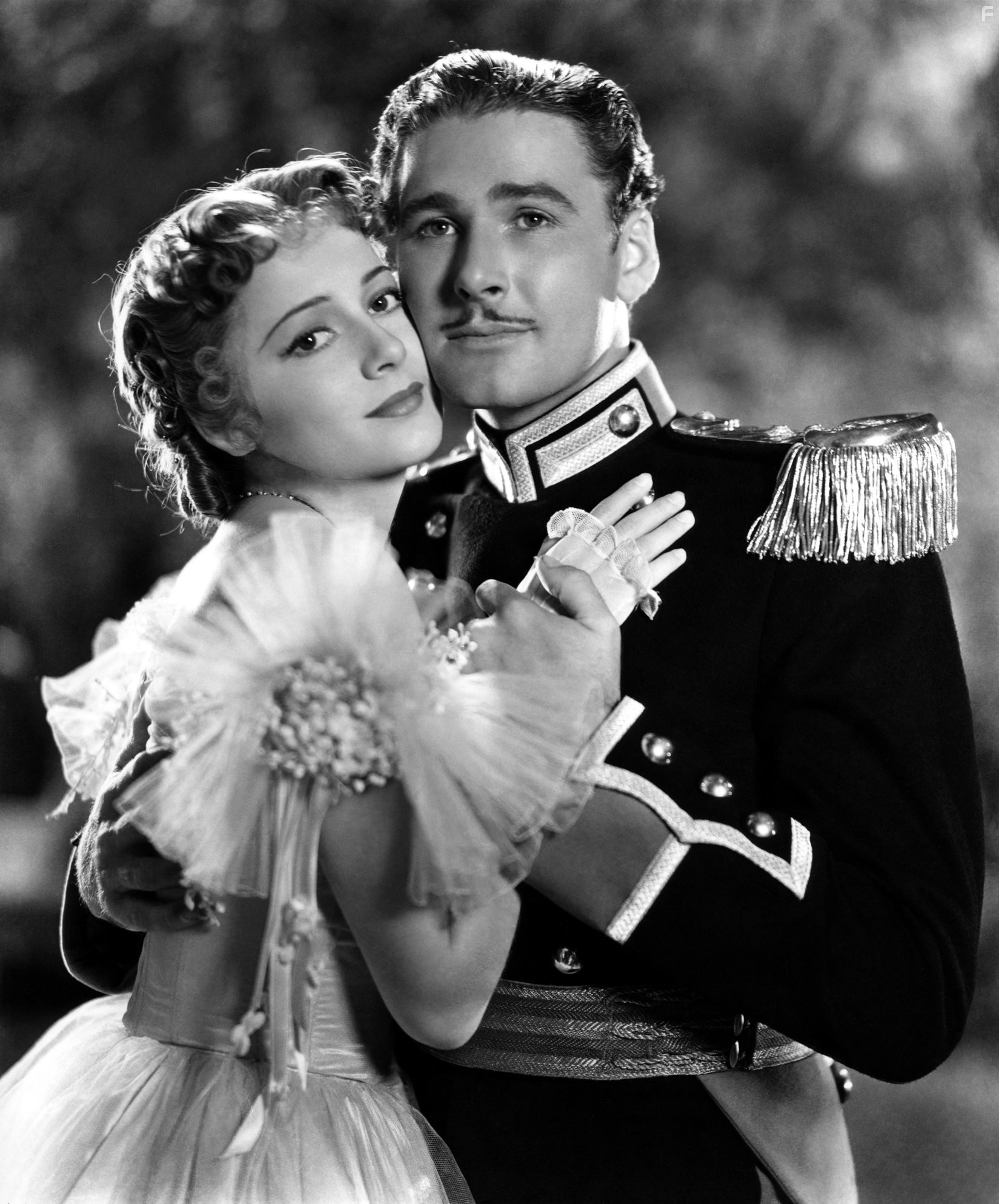 Olivia de Havilland and Errol Flynn in Атака легкой кавалерии (1936)