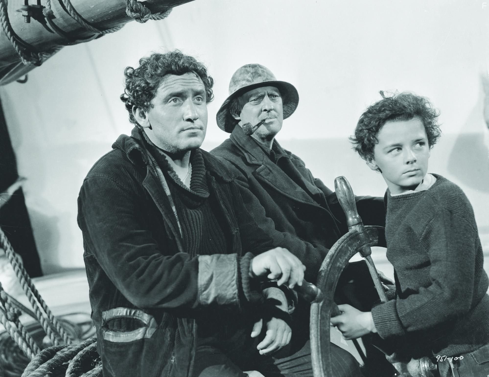 Spencer Tracy, Lionel Barrymore, and Freddie Bartholomew in Отважные капитаны (1937)