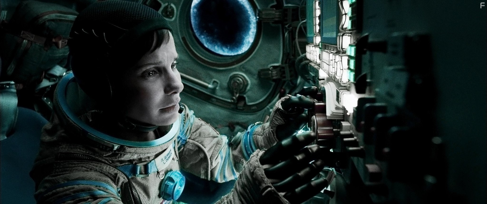 Sandra Bullock in Гравитация (2013)