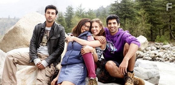 Ranbir Kapoor, Deepika Padukone, Aditya Roy Kapoor, and Kalki Koechlin in Эта сумасшедшая молодежь (2013)
