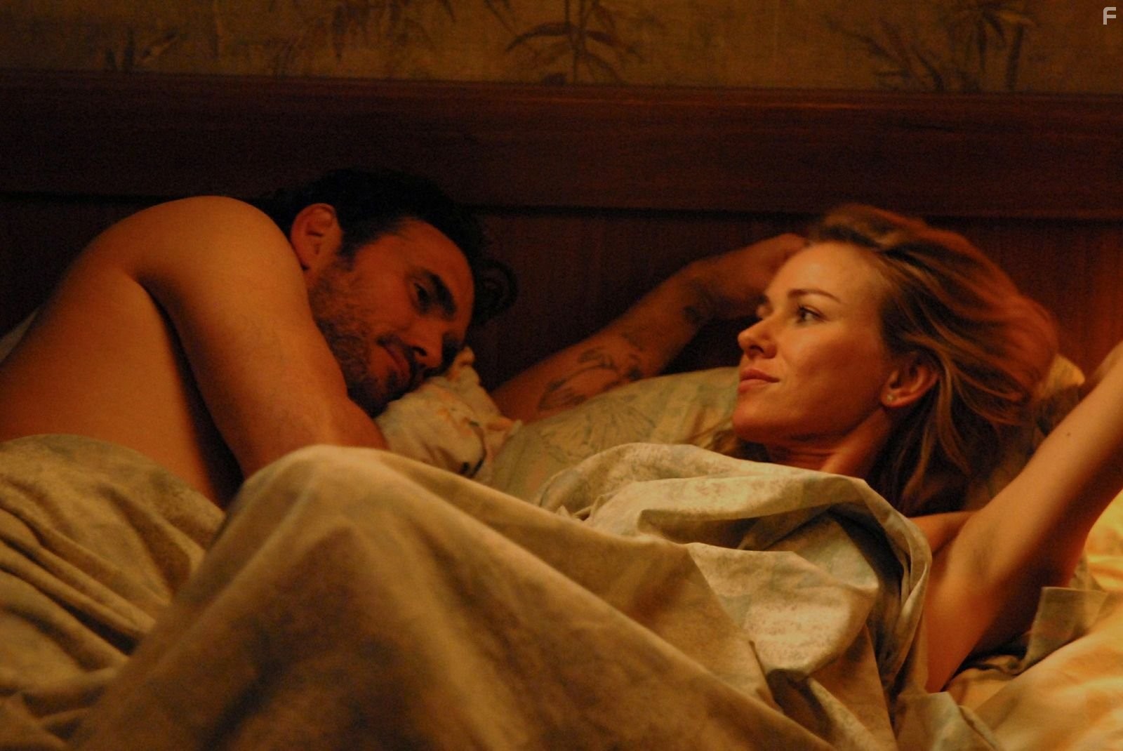 Matt Dillon and Naomi Watts in Луч света младший (2013)